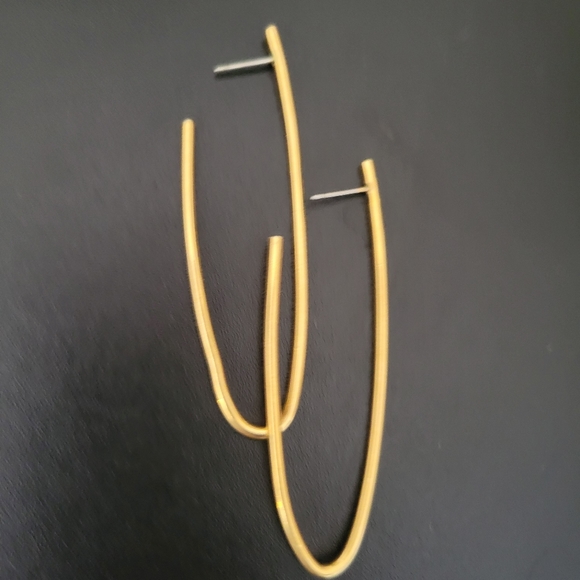 Gold Earrings - Picture 4 of 6